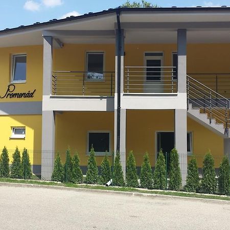Promenád apartmán Velky Meder Exterior foto