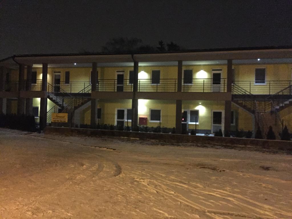 Promenád apartmán Velky Meder Exterior foto