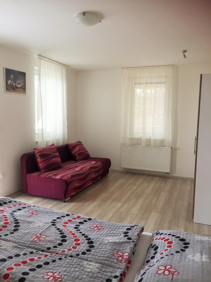 Promenád apartmán Velky Meder Exterior foto