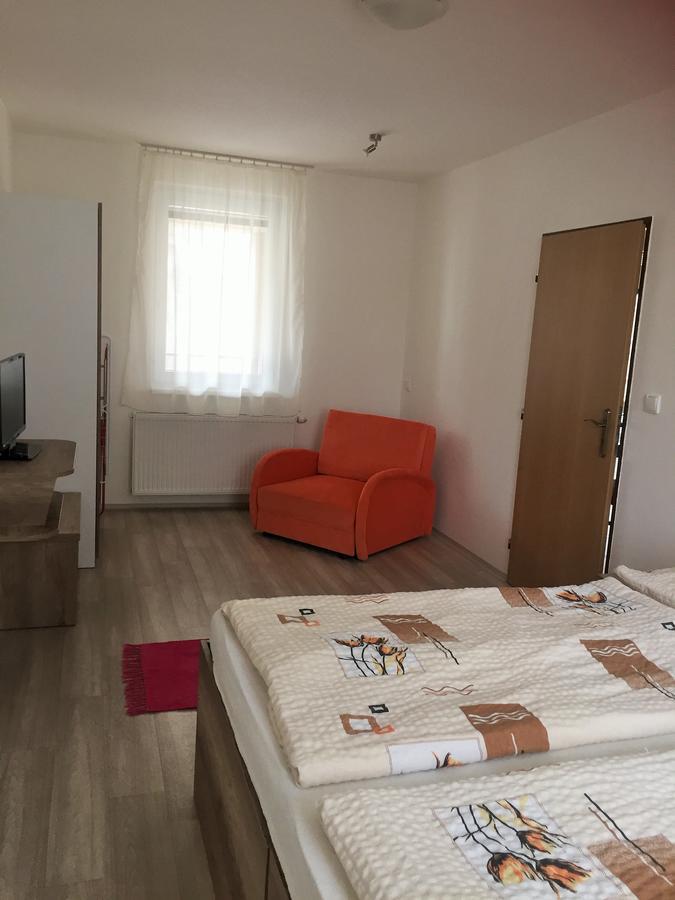 Promenád apartmán Velky Meder Exterior foto